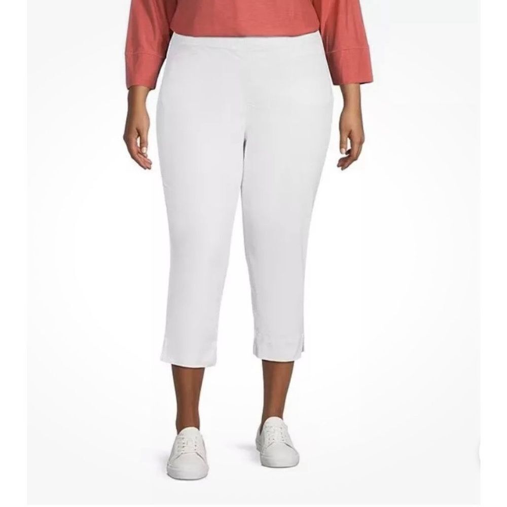 ❤️NWT Westbound Women’s  High Rise Crop Jeans